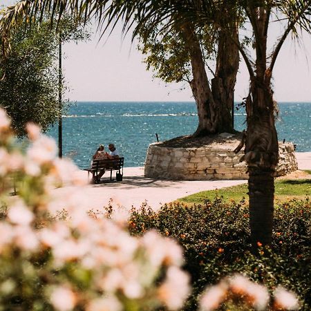 The Salnik Beach Apartment Limassol Luaran gambar