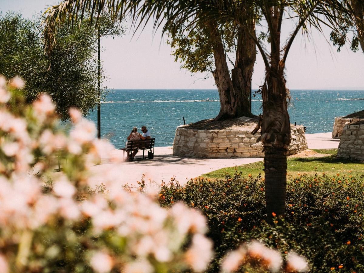 The Salnik Beach Apartment Limassol Luaran gambar